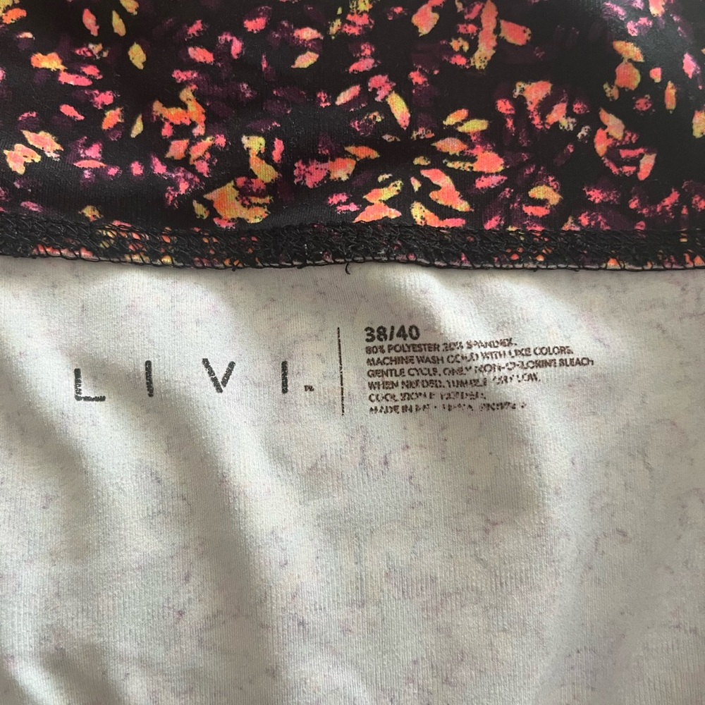 Women’s Livi Capris